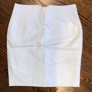 BANANA REPUBLIC white pencil skirt